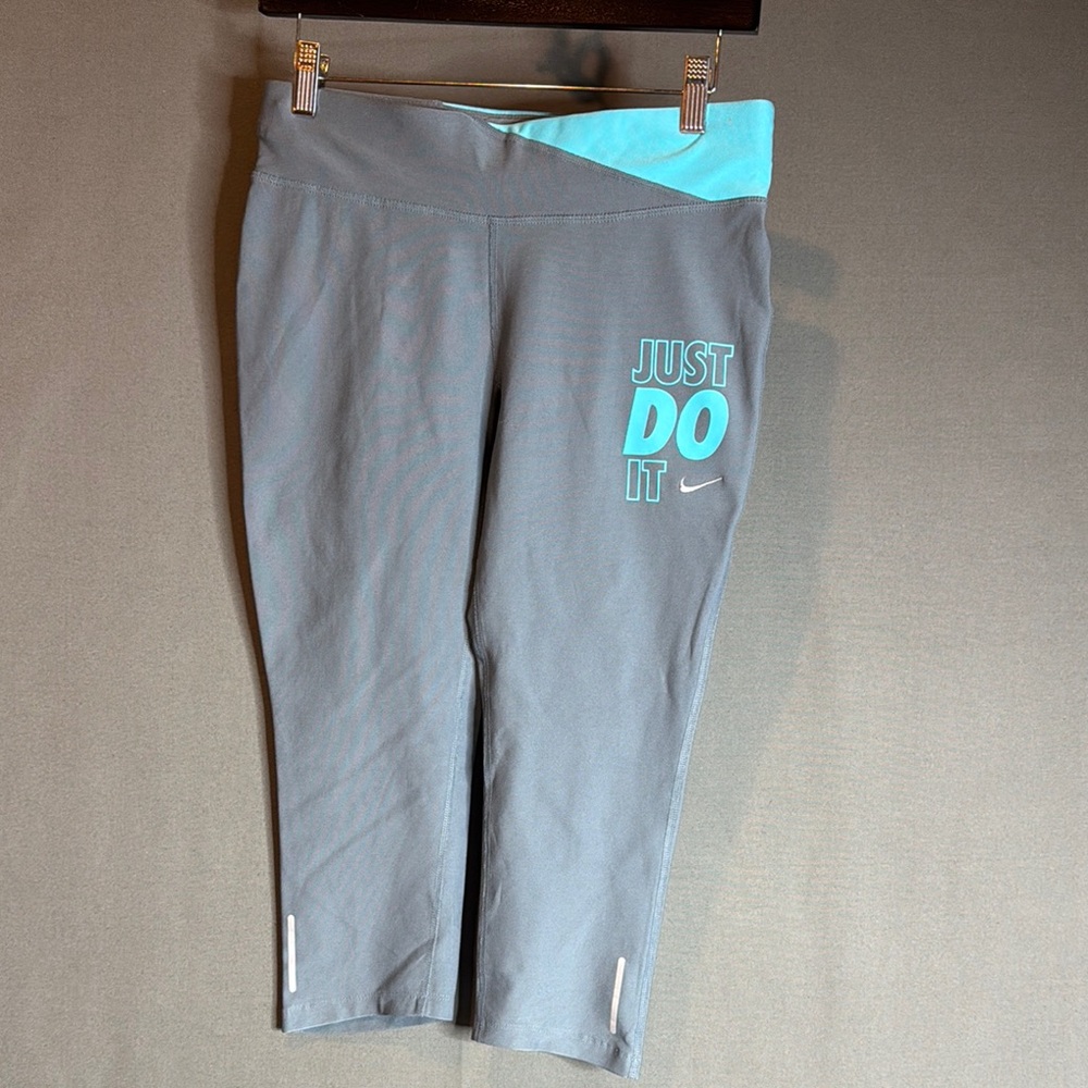 Nike Women's Gray‎ and Blue Capri size medium